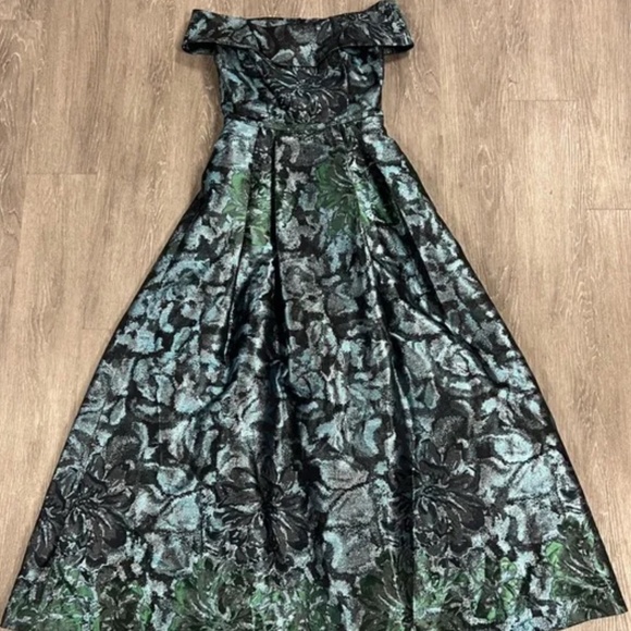 Calvin Klein Formal Ball Gown Size 6 With POCKETS! - Picture 1 of 7